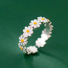 Vintage Daisy Ring